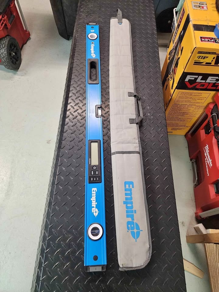 Empire digital lever with carrying case