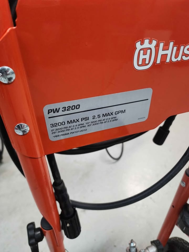Husqvarna 3200psi power wash - photo 4