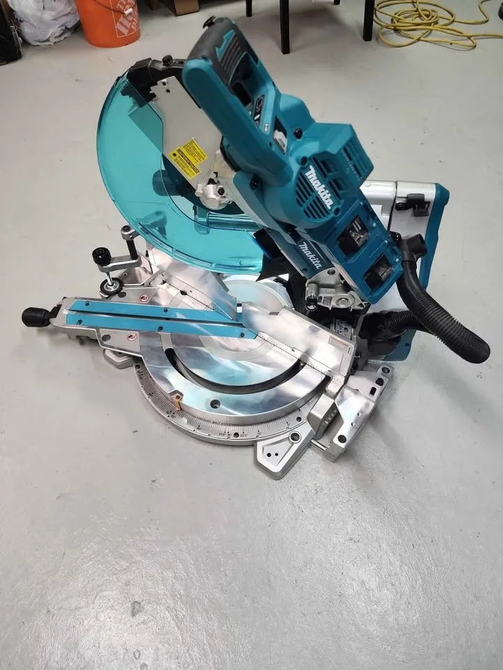 Makita cordless sliding mitersaw 12" image indicator(2)