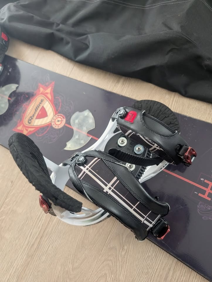 Redline 161cm Snowboard with Burton Cartel Binding - photo 2