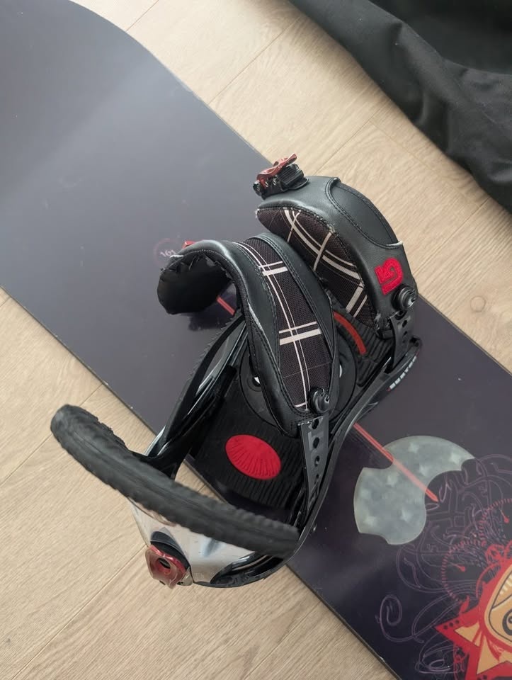 Redline 161cm Snowboard with Burton Cartel Binding - photo 3