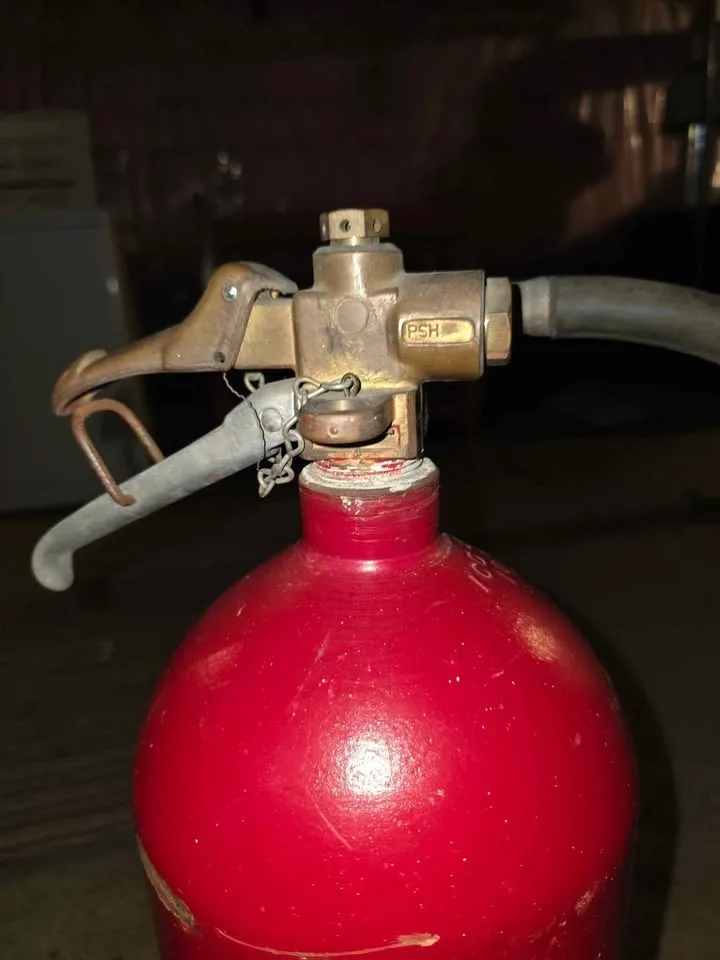 Antique Quick Aid Sno Fog fire extinguisher image indicator(5)