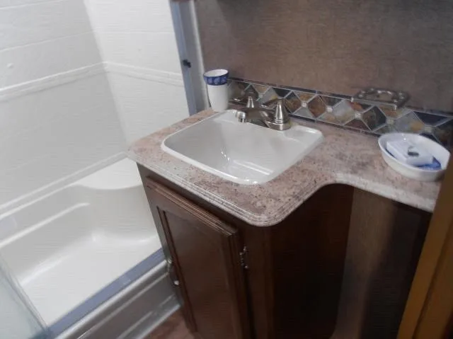 2016 Forest River Salem Hemisphere 32' 5th Wheel Trailer image indicator(7)