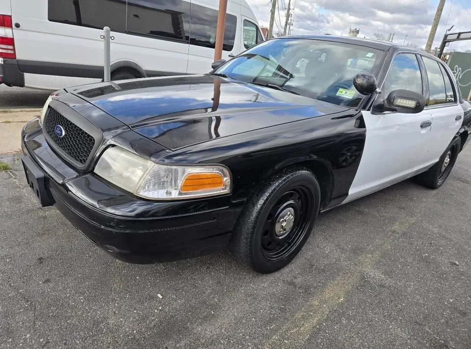 2007 Ford Crown Victoria · Police interceptor image indicator(2)