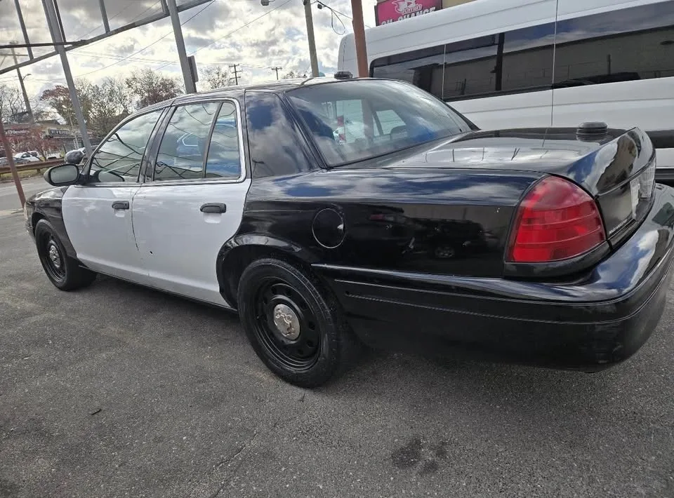 2007 Ford Crown Victoria · Police interceptor image indicator(4)