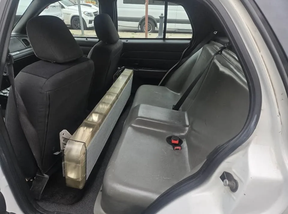 2007 Ford Crown Victoria · Police interceptor image indicator(9)