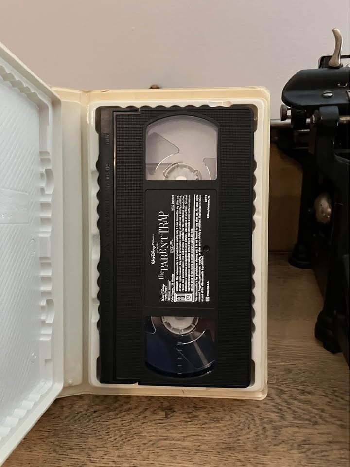 The Parent Trap VHS Tape Disney - photo 2