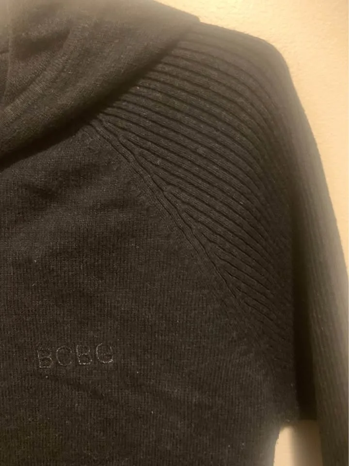 Black hoodie BCBG image indicator(3)