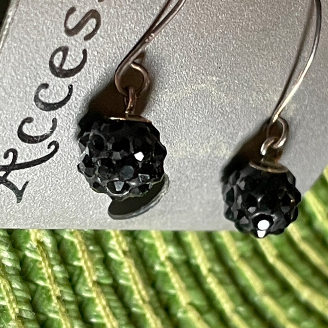 3 pairs of cute earrings 2 studs and 1 ball-pierced ears - photo 2
