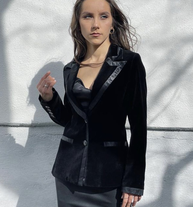 Gorgeous Black Velvet Tuxedo style blazer - XS