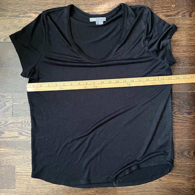 Vince Black V-neck T-shirt-Large - photo 5