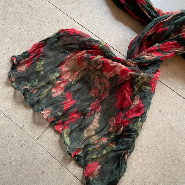 Sheer Floral scarf - 62" x 20" - photo 2