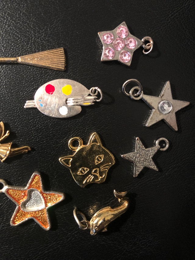 Lot of 9 assorted bracelet/necklace charms/pendants - Cute - photo 2
