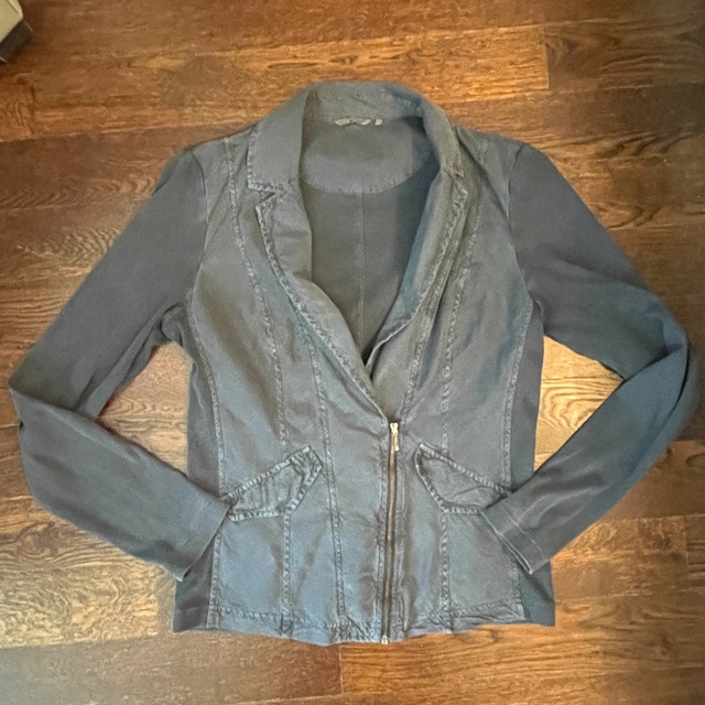 Sandwich woman's blue zippered blazer-Size Medium