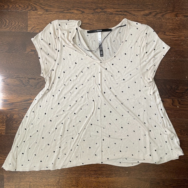 NEW Kensie Cream/Black Asymmetrical polka dot Tshirt-Large