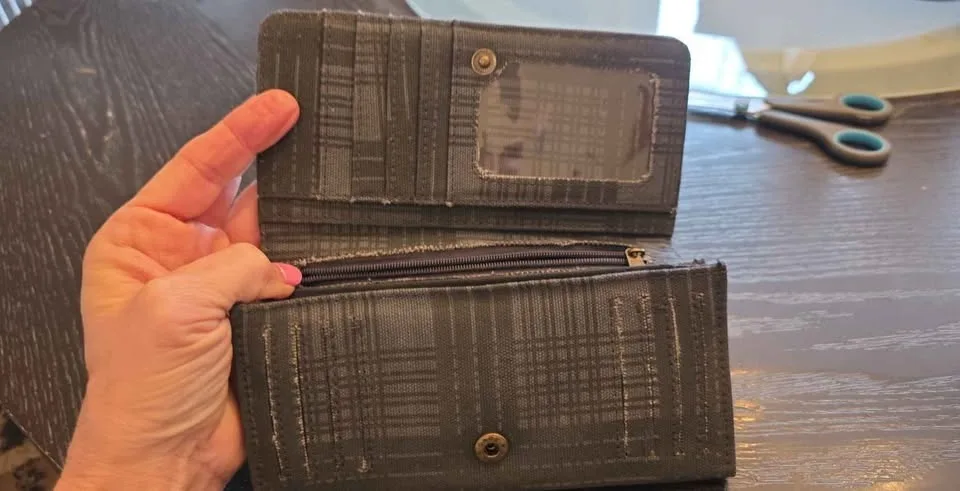 Wallet, BillaBong super cute image indicator(2)