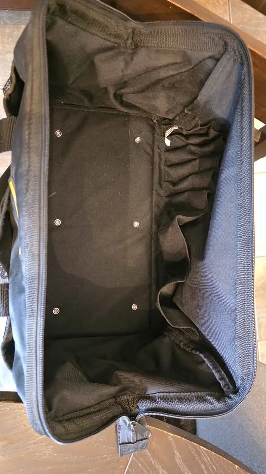 Dewalt heavy duty tool bag , hard bottom, lots of pockets image indicator(2)