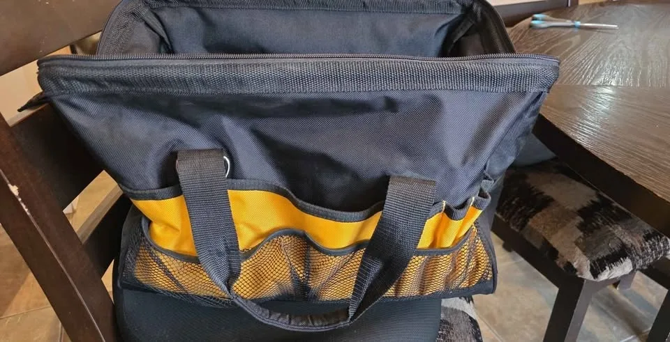 Dewalt heavy duty tool bag , hard bottom, lots of pockets image indicator(3)