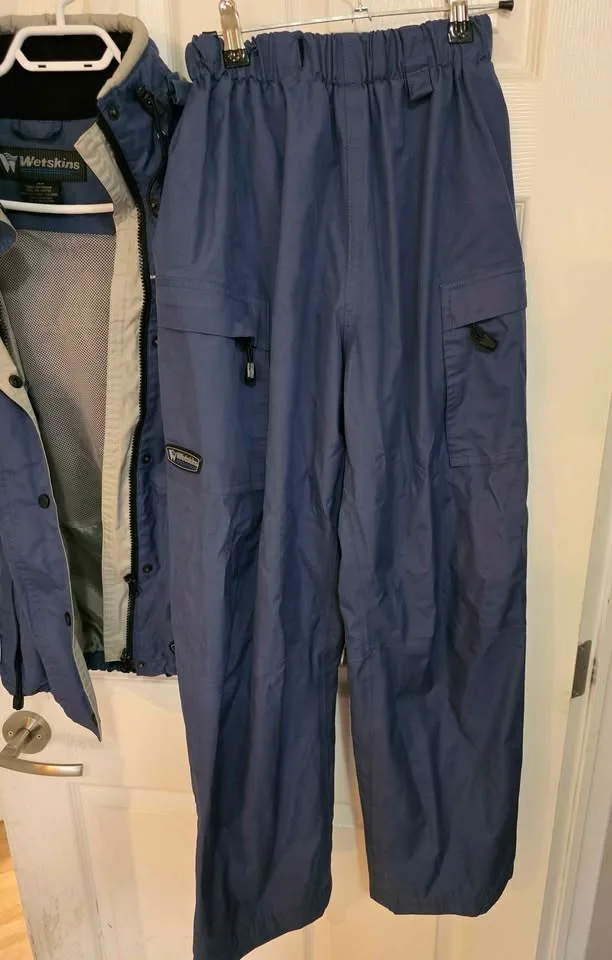 Rain suit - Westskins sz small Jacket and pants In great conditi image indicator(2)