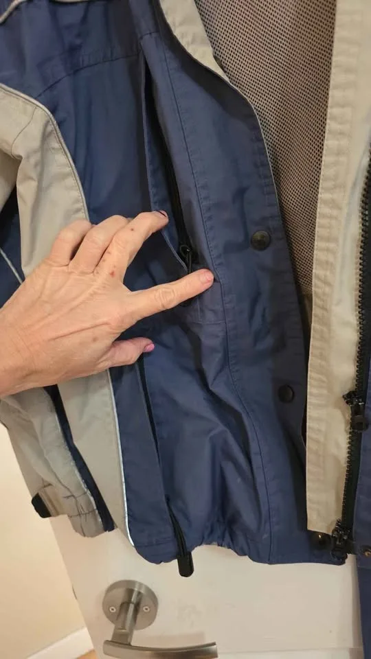 Rain suit - Westskins sz small Jacket and pants In great conditi image indicator(9)