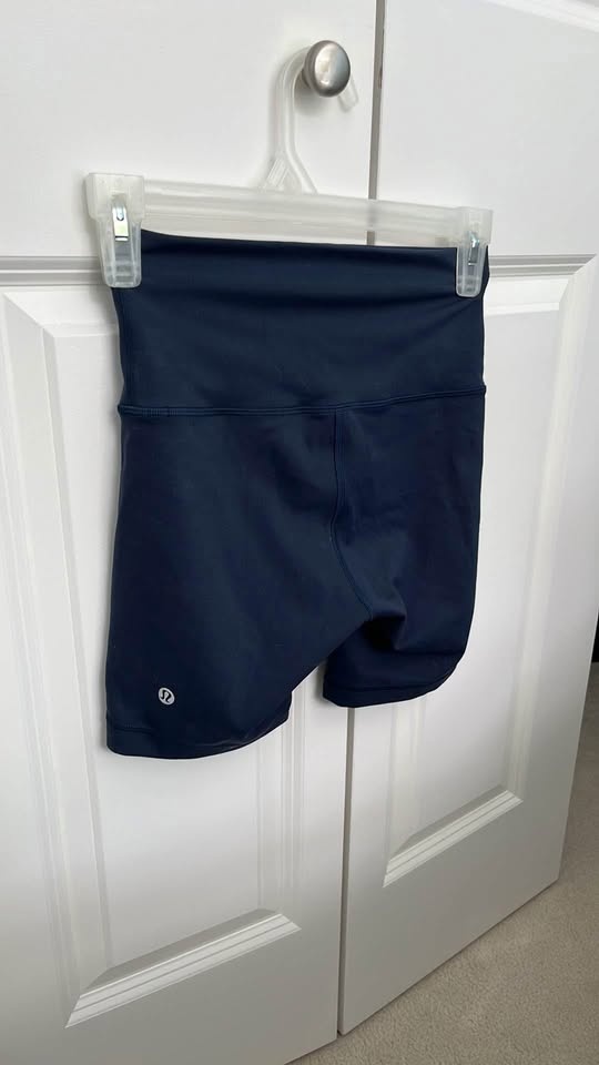 Lululemon navy shorts size 4 - photo 2