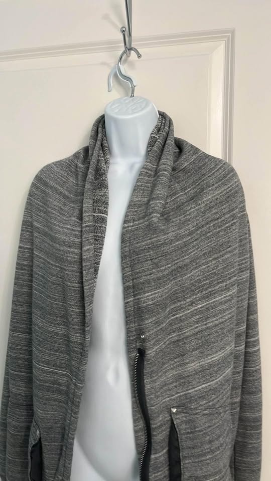 TNA sweater size xs - photo 2