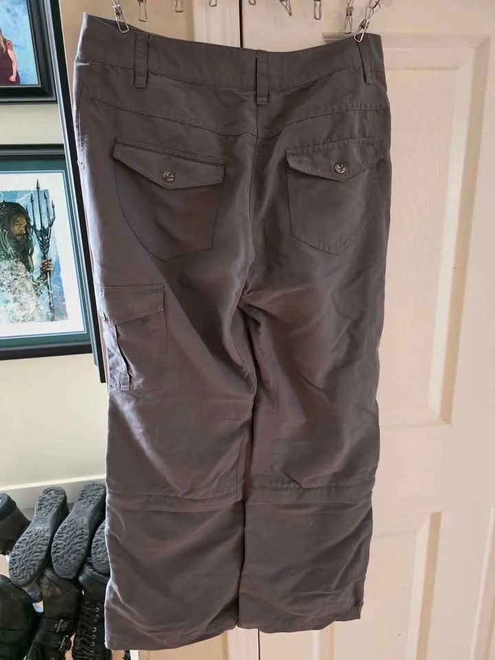 Ladies MEC convertible pants sz 6 image indicator(4)