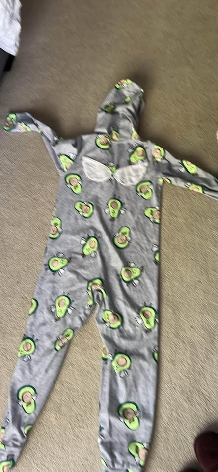 One piece pyjama size 12 - photo 4