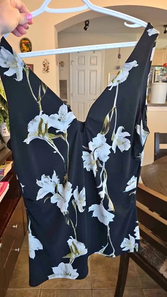 Le Chateau sz lg ladies dress shirt fully lined like new $15 thumbnail