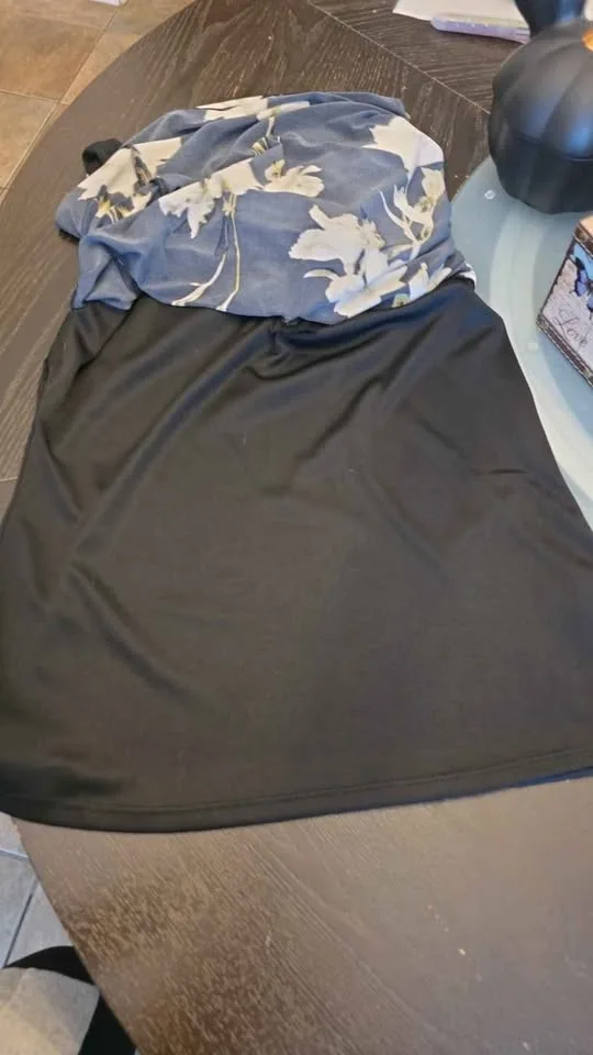 Le Chateau sz lg ladies dress shirt fully lined like new $15 image indicator(6)