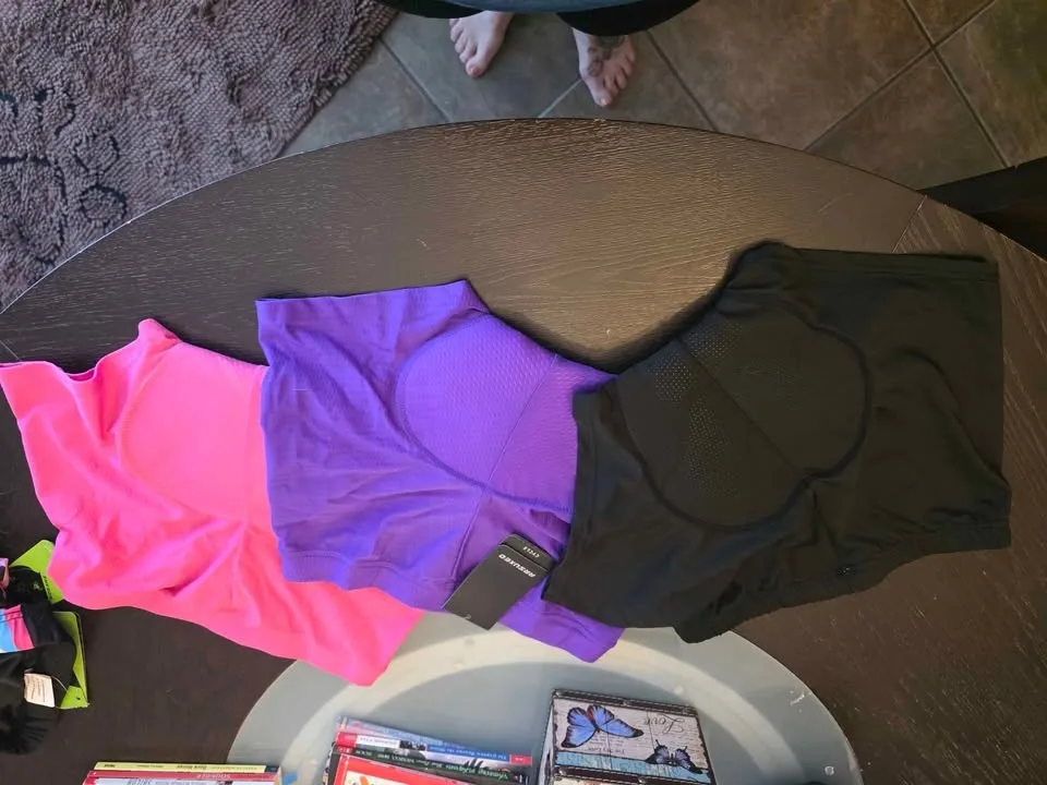 Women's sx med padded cycling shorts new 1 still has tags $10 ea image indicator(6)