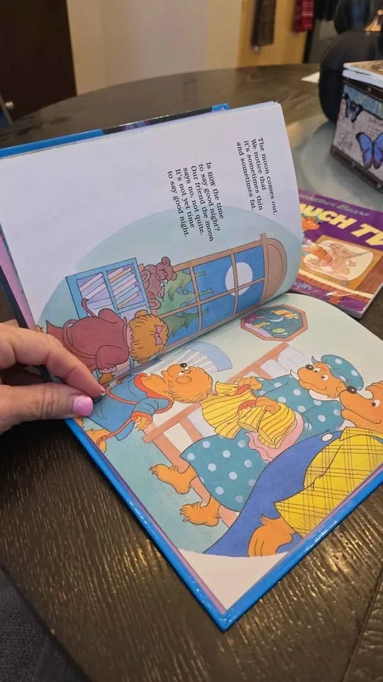3 books-The Berenstain Bears 1 hardcover 2 soft all fo $10 image indicator(3)