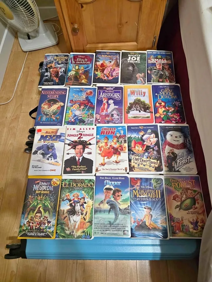 Kids movies- vhs tapes $3 each- thumbnail