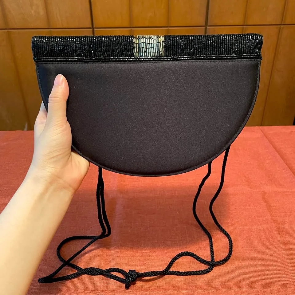 80s TOWANNY Beaded Purse with Bow Design image indicator(5)