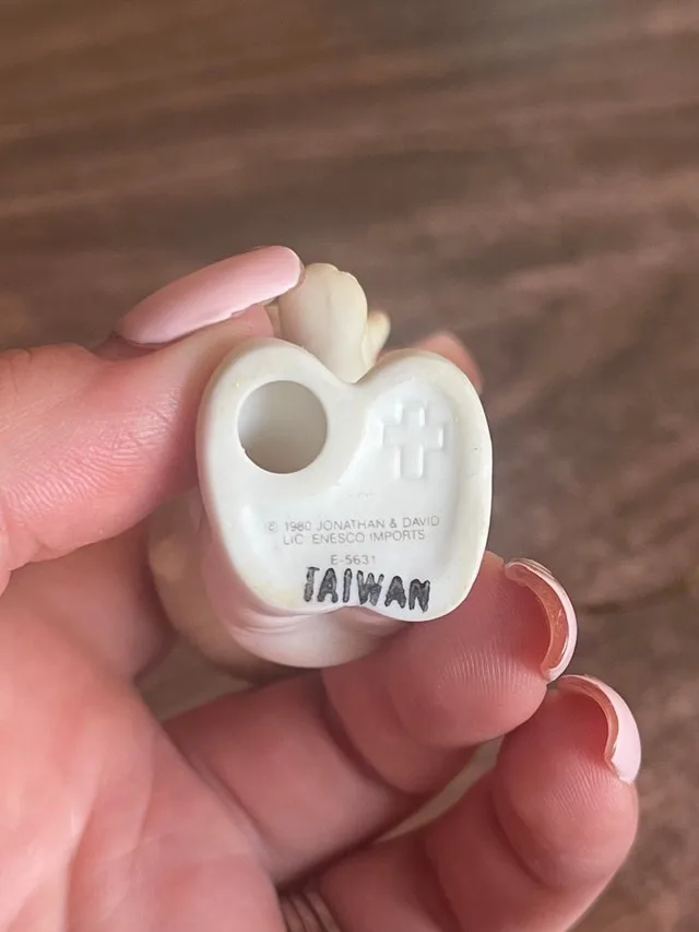 Precious Moments “Baby’s First Christmas” Ornament image indicator(3)