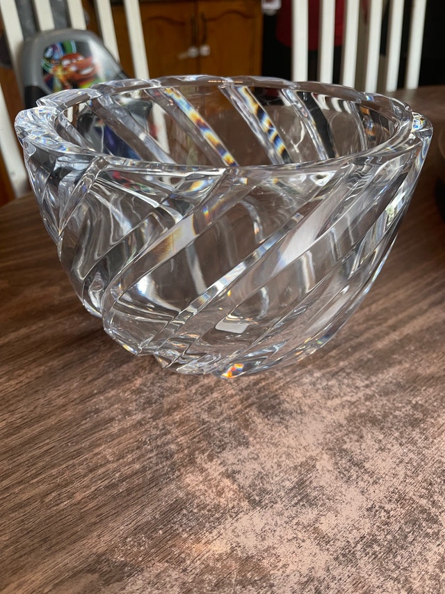 Mikasa Whirlwind Crystal Bowl 8 1/2"