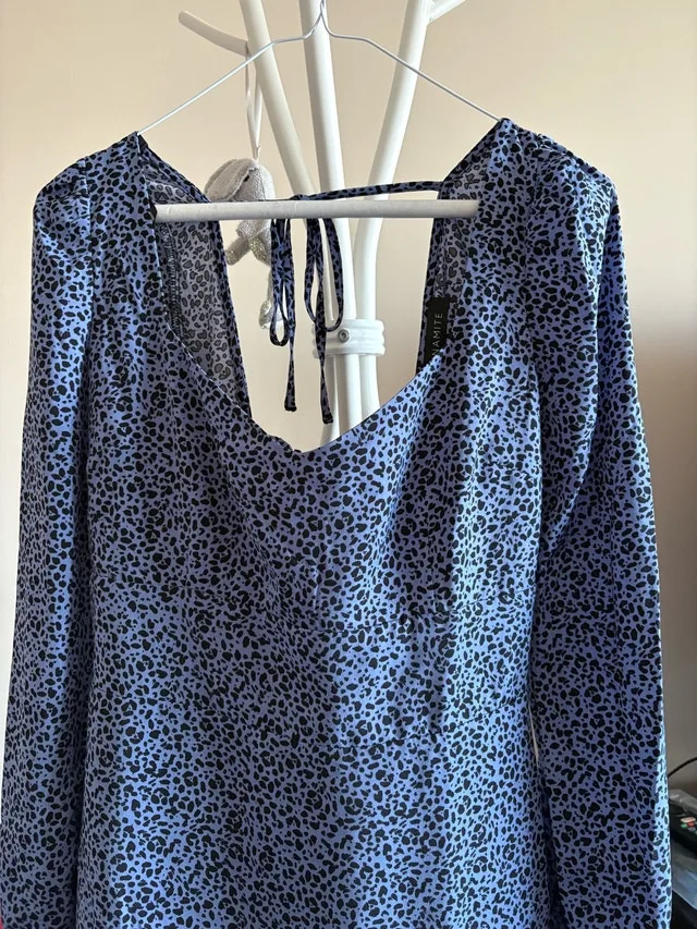 DYNAMITE Blue leopard dress print image indicator(4)