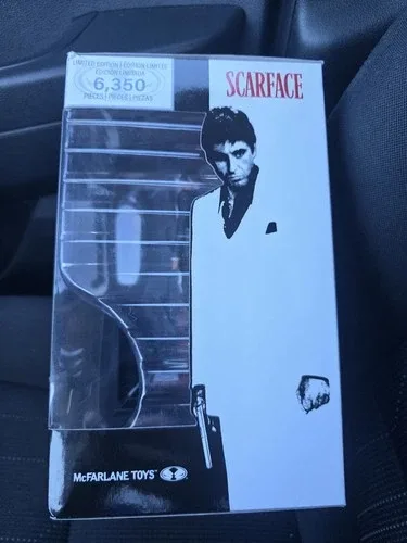 Scarface Tony Montana Figure – McFarlane Toys Movie Maniacs image indicator(3)