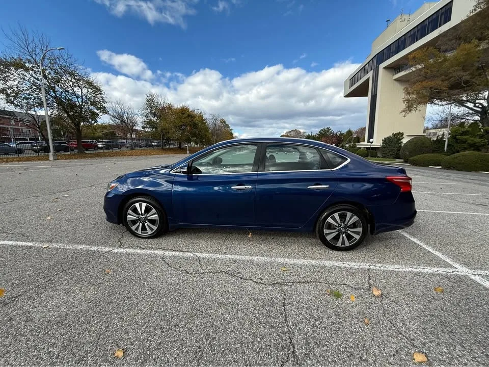 2017 Nissan Sentra SR - 99,000 miles image indicator(5)