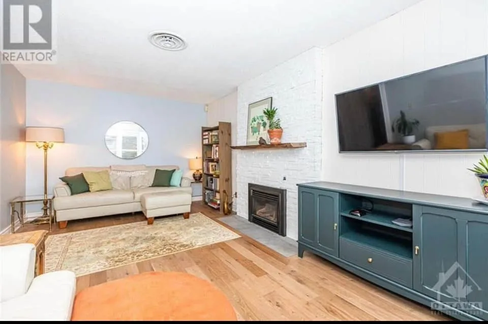 3 beds and 2 bath single house for RENT image indicator(2)