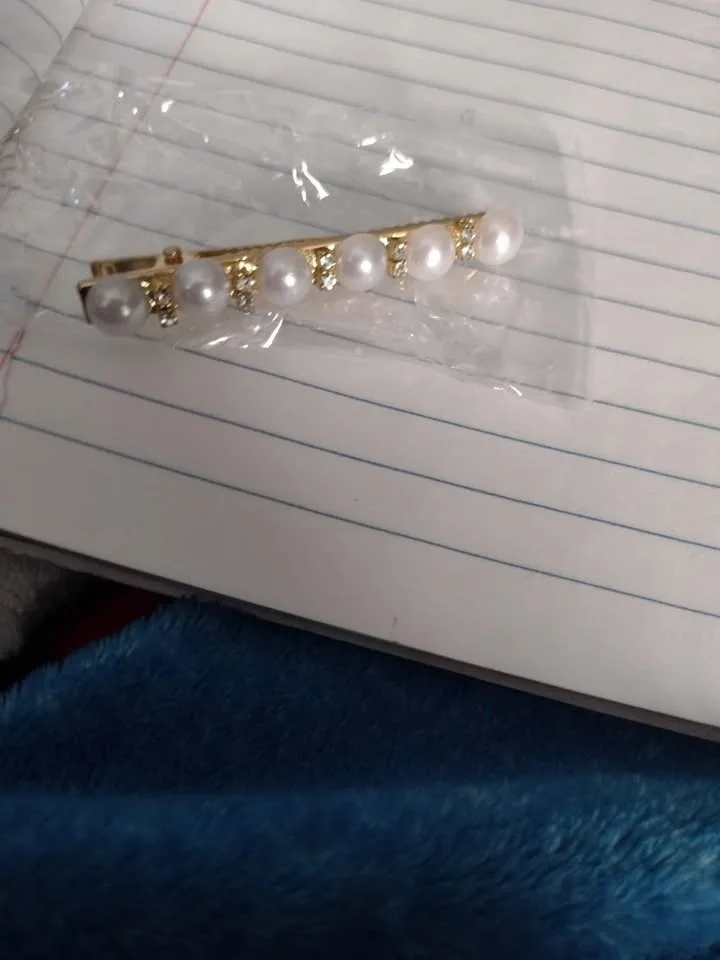 Gold hair clip image indicator(2)