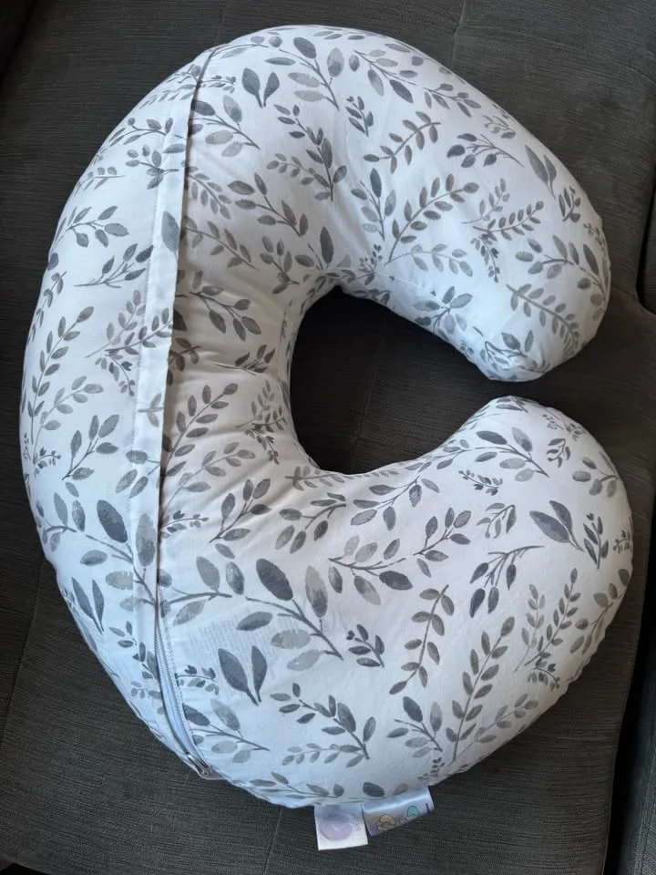 Boppy Nursing pillow image indicator(2)