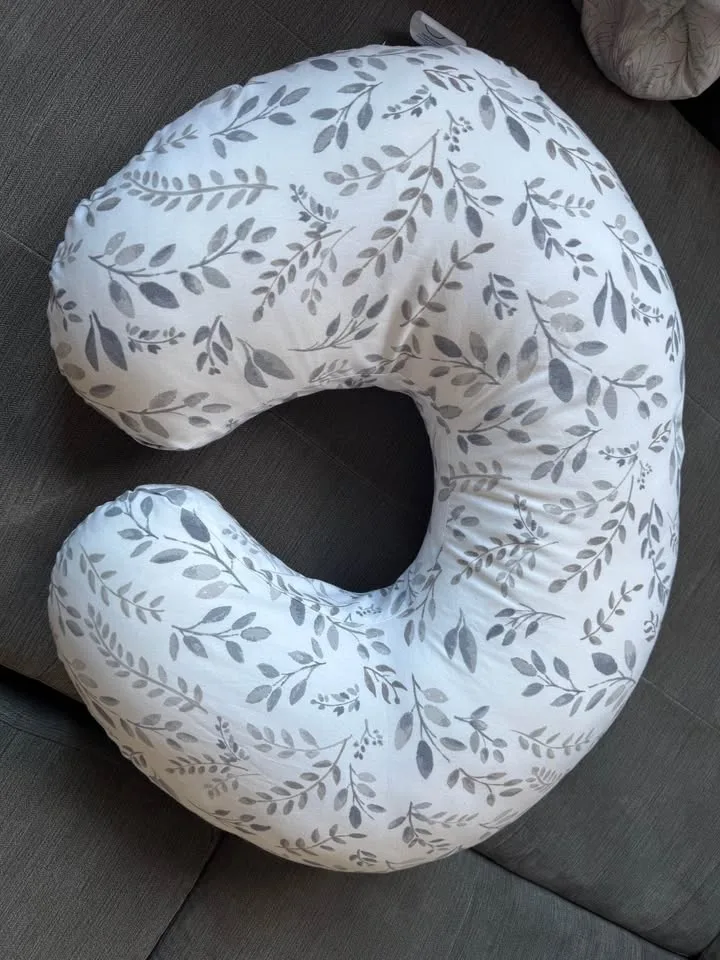 Boppy Nursing pillow image indicator(3)