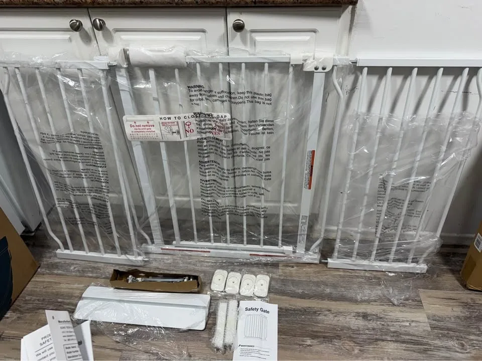 hBaby Gate Extra Wide Pressure Mount 57.48-62.20in White image indicator(3)