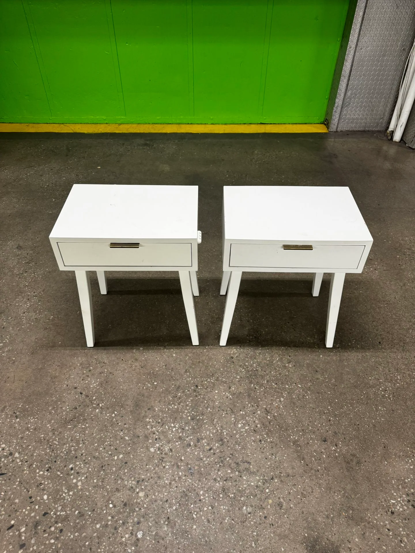 White Modern Nightstands