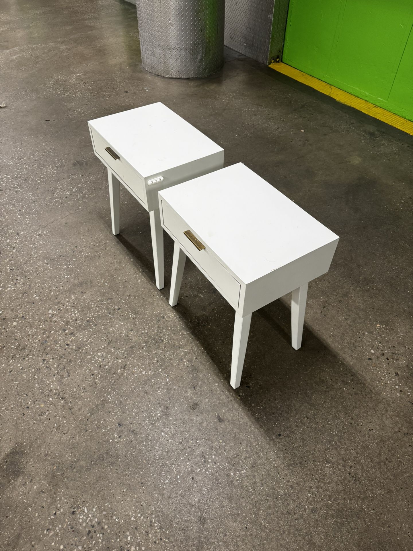 White Modern Nightstands - photo 2