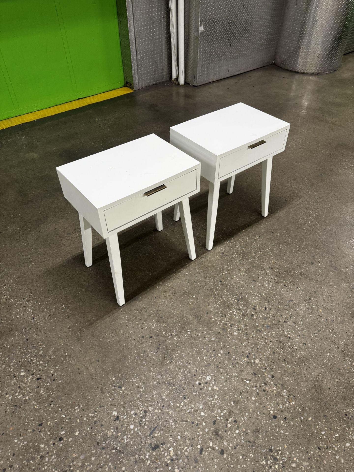 White Modern Nightstands - photo 4