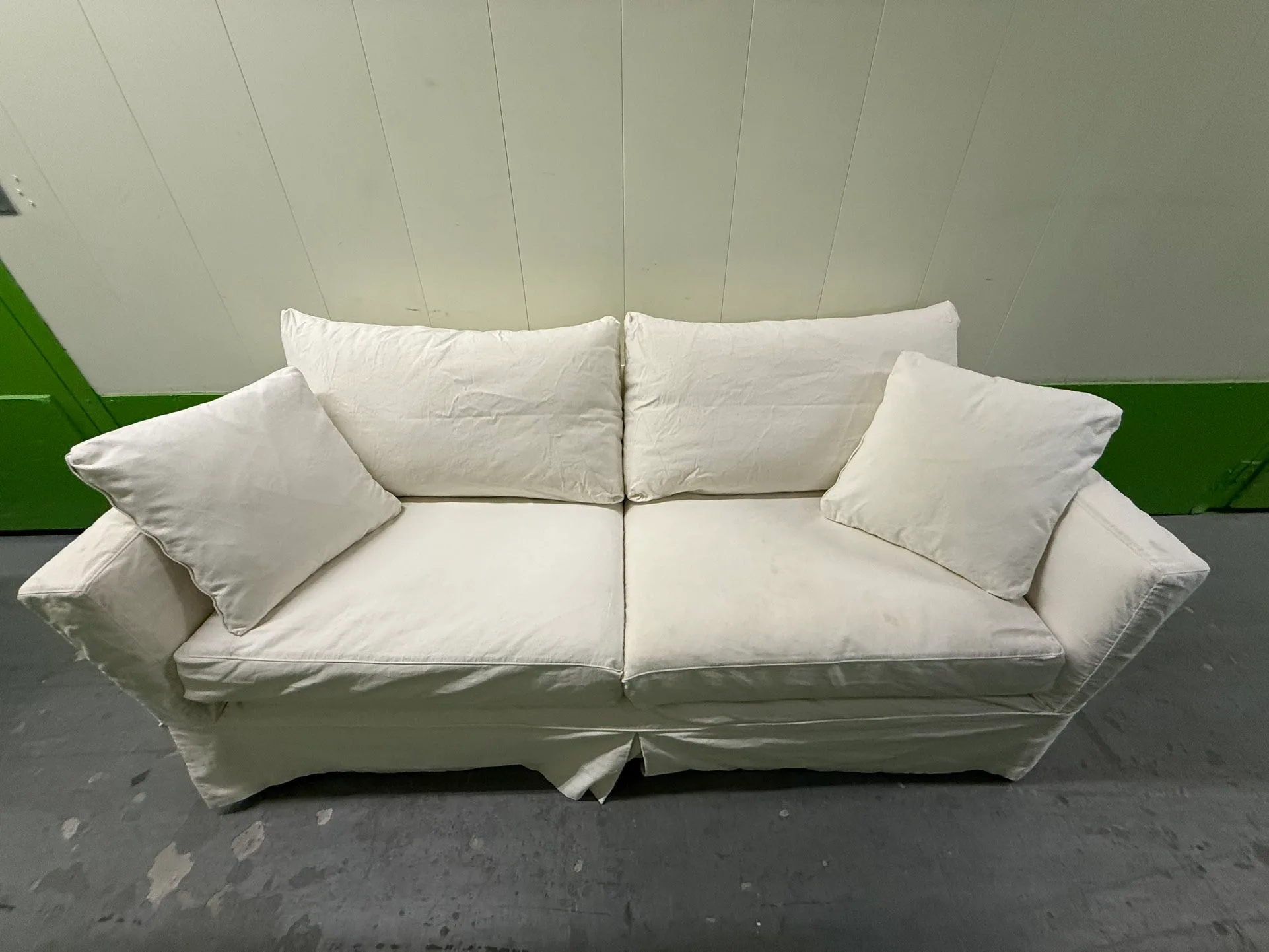 Crate & Barrel Willow Sofa – 84" - FREE DELIVERY