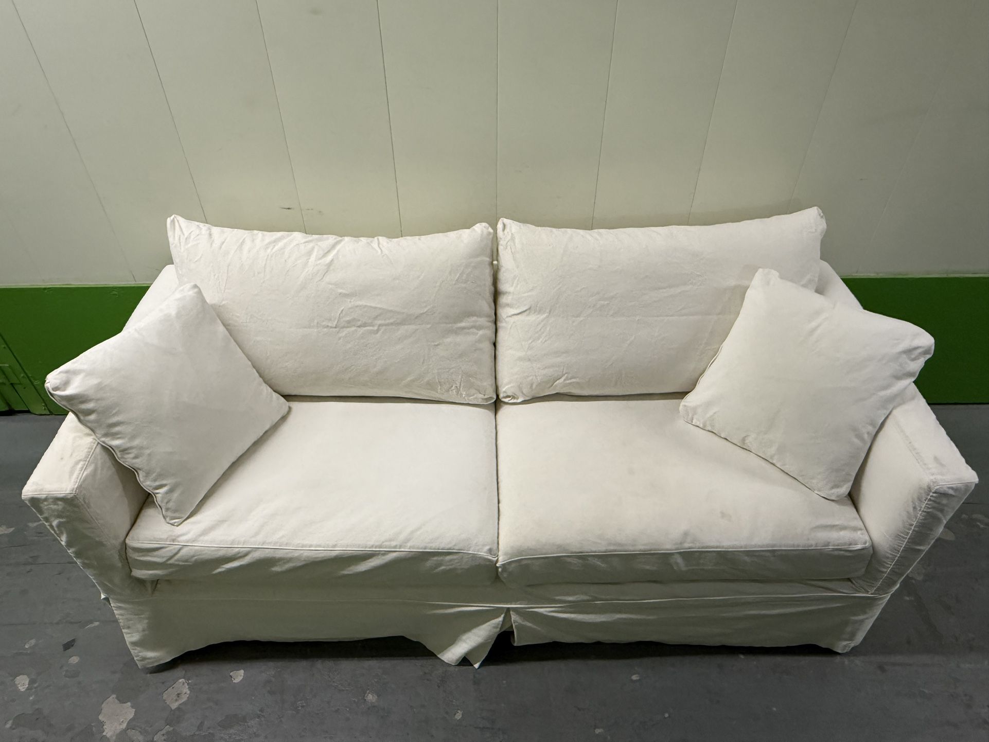 Crate & Barrel Willow Sofa – 84" - FREE DELIVERY - photo 4