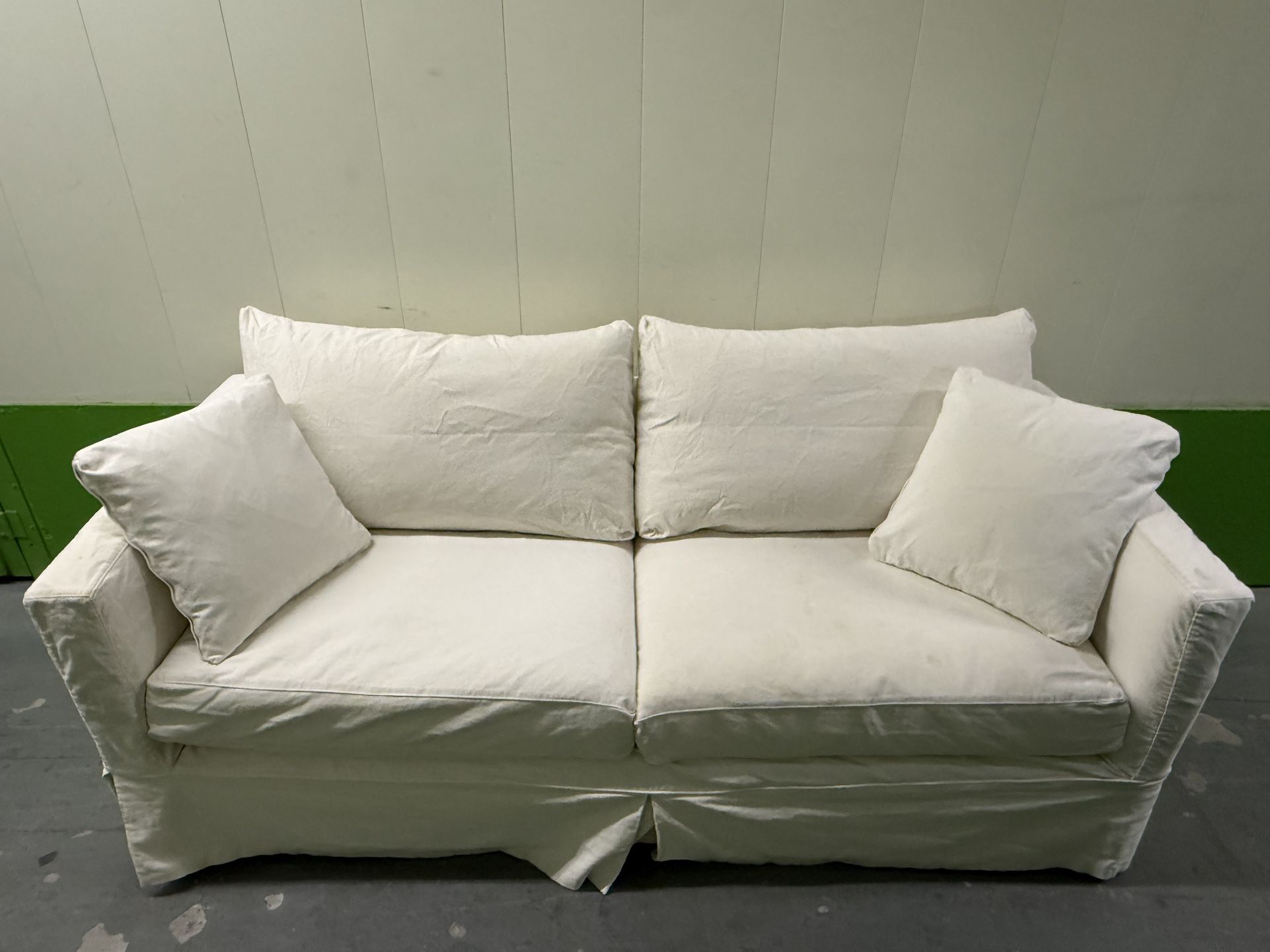 Crate & Barrel Willow Sofa – 84" - FREE DELIVERY - photo 5
